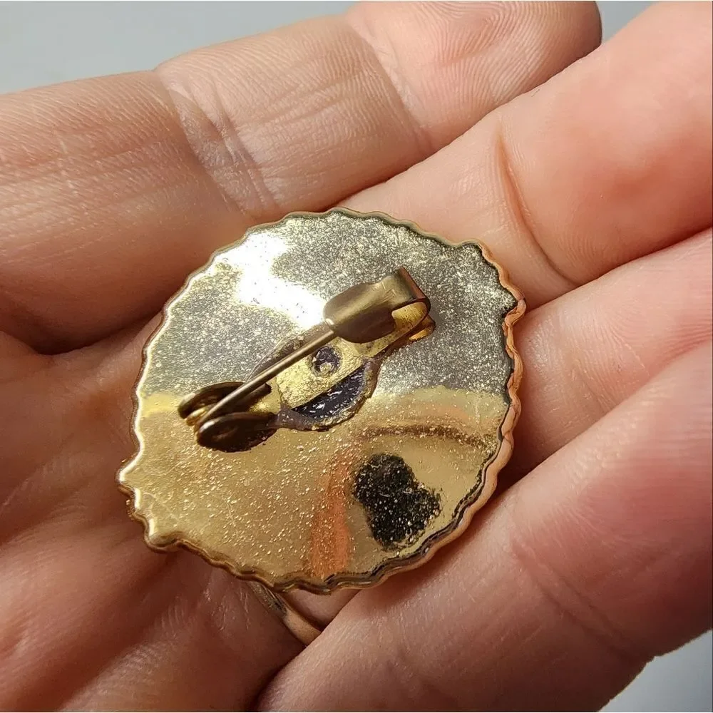 Vintage Gold Tone and Large Faux Pearl Round Brooch.